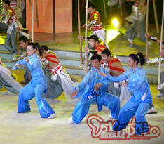 武術(shù)刀、槍、棍表演